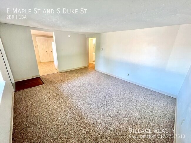 Building Photo - 461 E Maple St