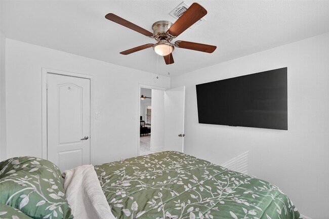 Building Photo - 11230 Bandlon Dr