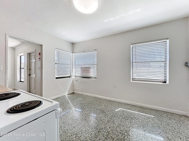 Building Photo - 106 Sunrise Ave