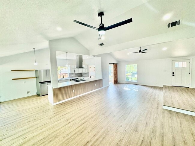 Building Photo - 9506 Stonebridge Dr