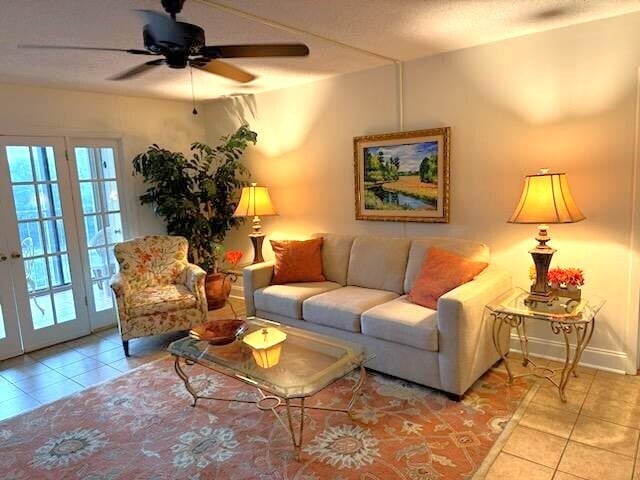 Building Photo - Furnished rental