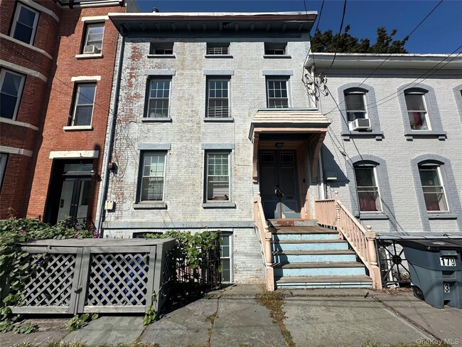 Building Photo - 177 Liberty St
