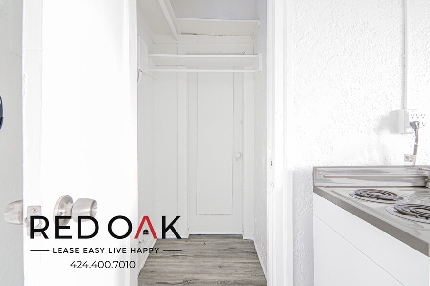 Building Photo - 1243 S Mariposa Ave