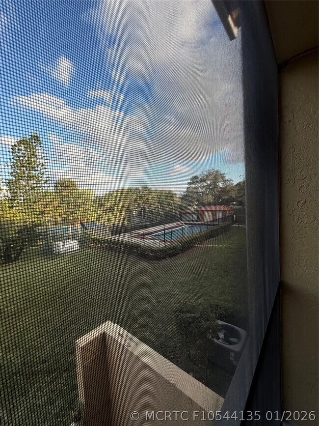 Building Photo - 2075 Coral Ridge Dr