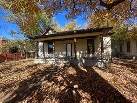 Building Photo - 218 Holmes St