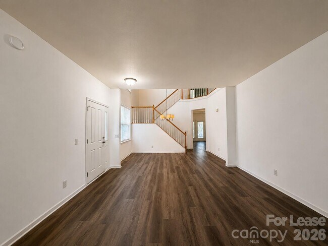 Building Photo - 10968 Princeton Village Dr