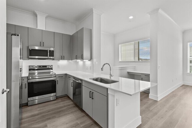 Building Photo - 1664 Hillside Terrace