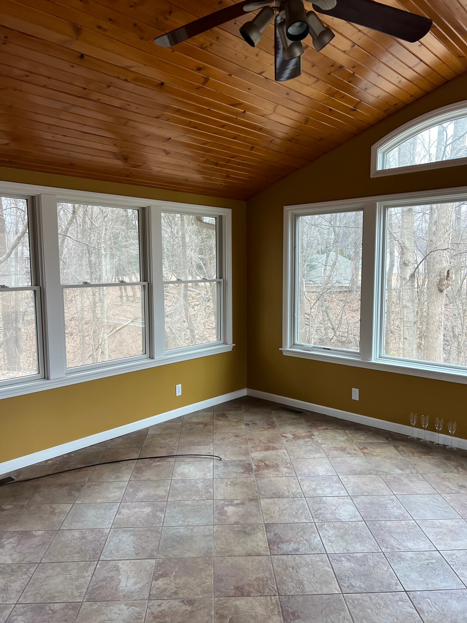 Building Photo - 8817 N Picture Ridge Rd