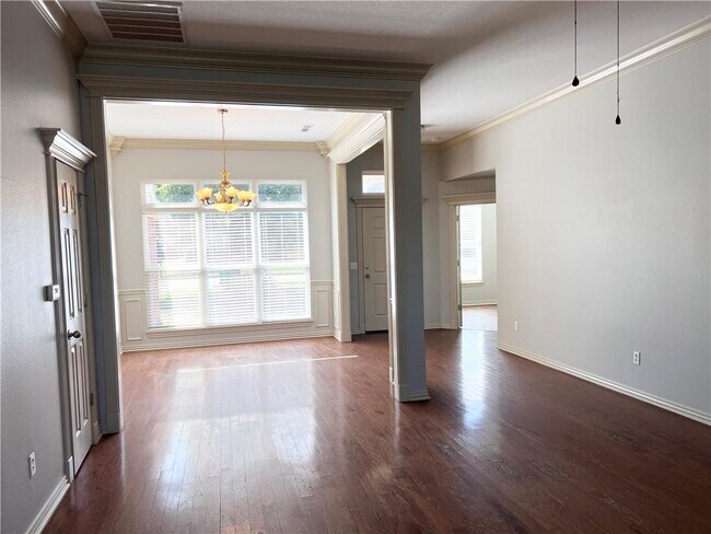 Building Photo - 3946 Orleans Ave