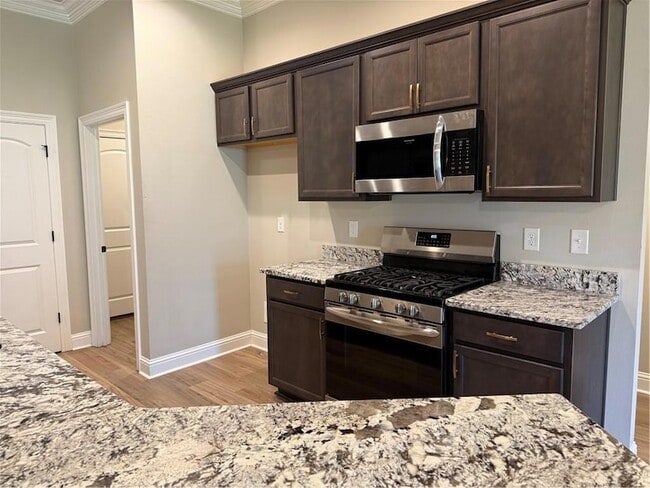 Building Photo - 557 Claiborne Trails Dr