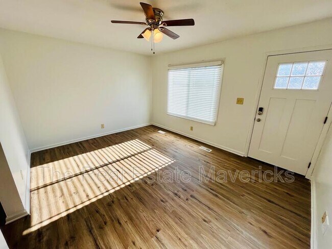 Building Photo - 533 E 52nd St