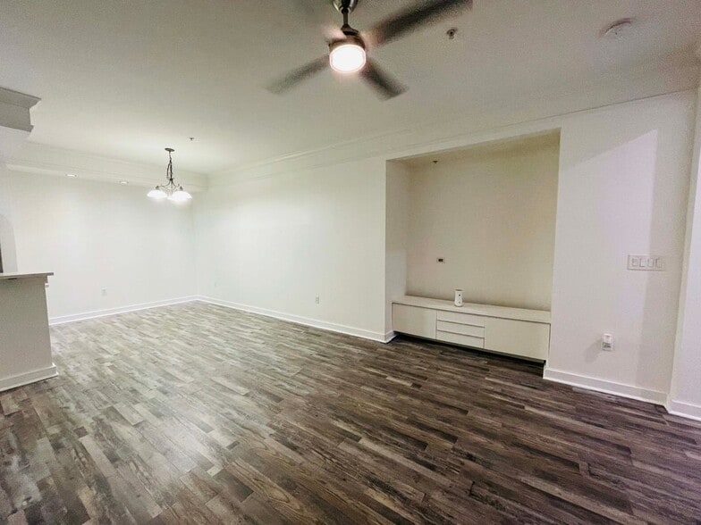 Building Photo - 12012 Villanova Dr