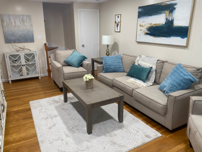 Building Photo - 36 Meshaka St