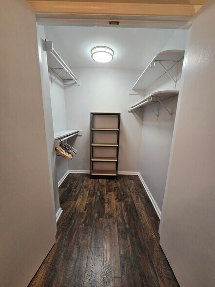 Walk In Bedroom Closet - 2875 Whitby Dr