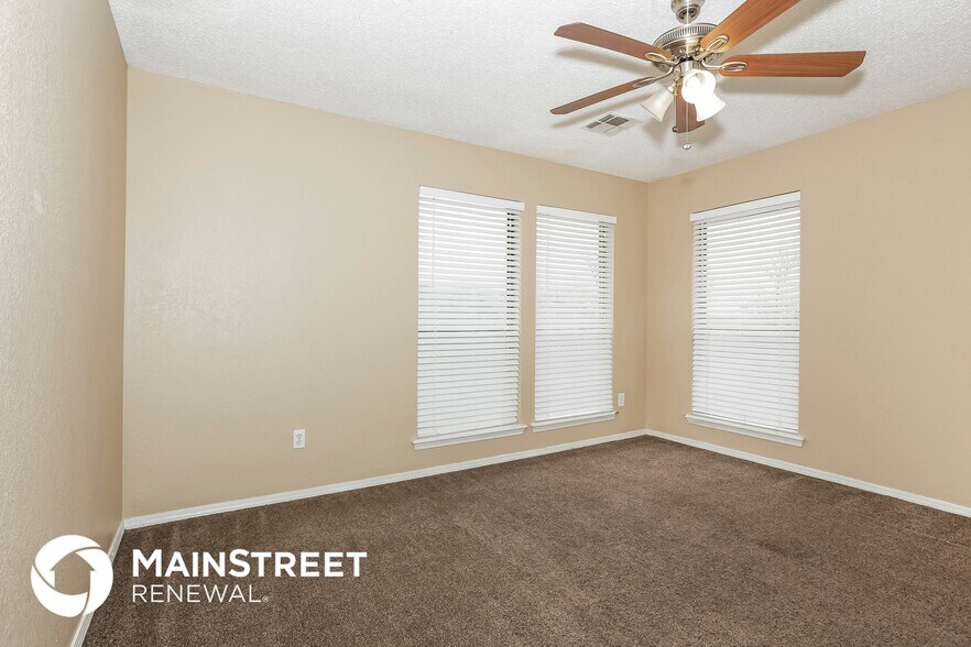 Building Photo - 9313 S Land Ave