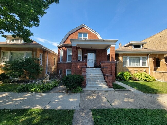 Building Photo - 4048 N Marmora Ave