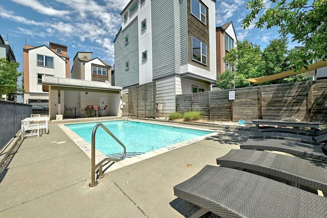 Building Photo - 1412 Waterloo Shore Ln