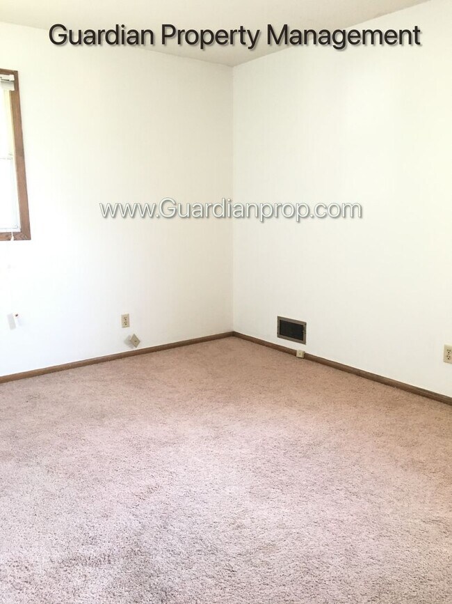 Building Photo - 2600-2604 France Ave N