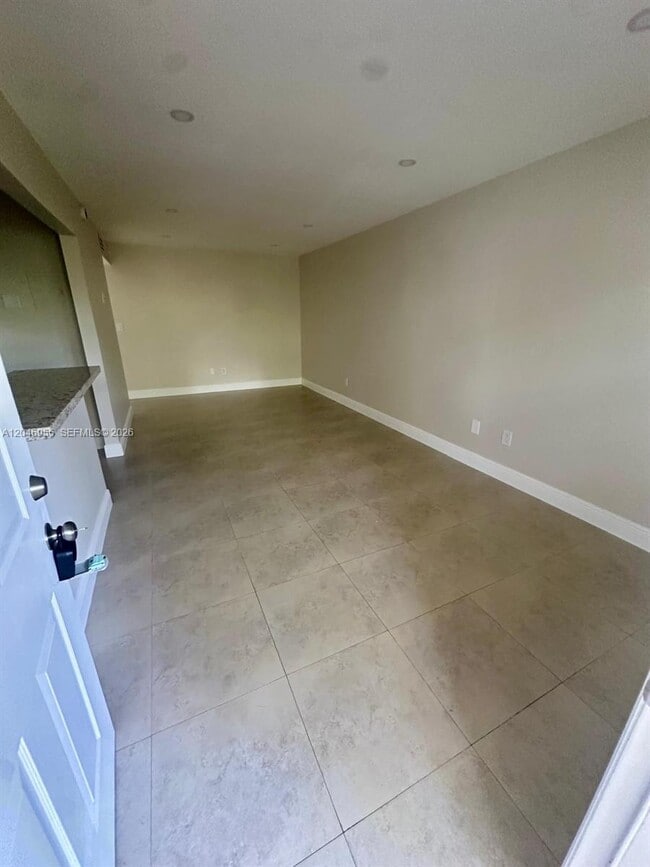 Building Photo - 5839 SW 74th Terrace