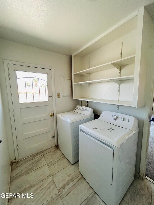 Building Photo - 521 Balboa Rd