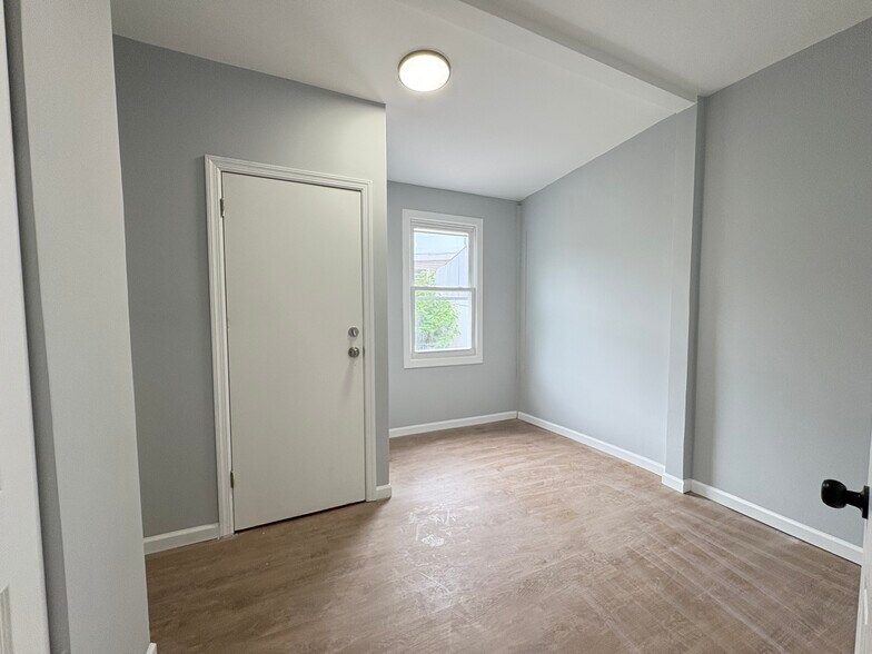 Unit 1 - 65 Hudson St