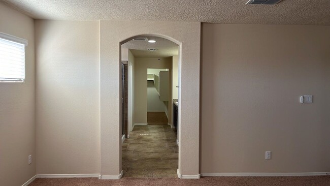 Building Photo - **Beautiful 4 Bedroom Home**Located in Lom...