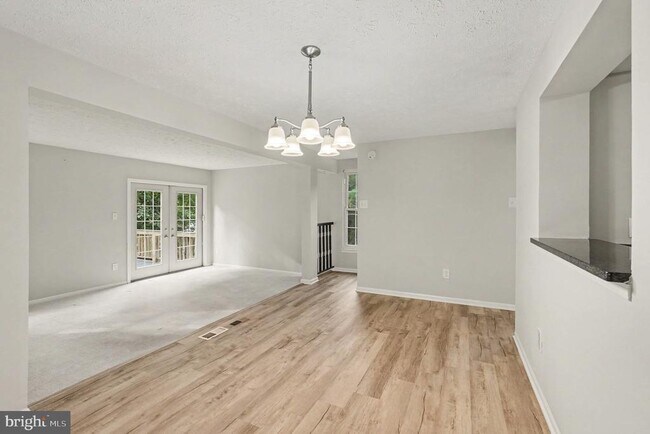 Building Photo - 15097 Mill Spring Dr