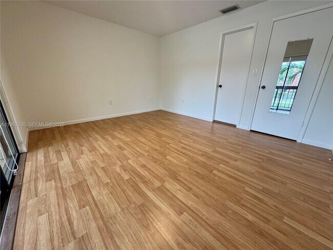 Building Photo - 6375 SW 136th Ct