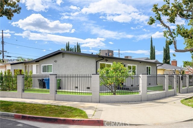 Building Photo - 13950 Stagg St
