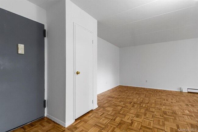 Building Photo - 372 Central Park Ave