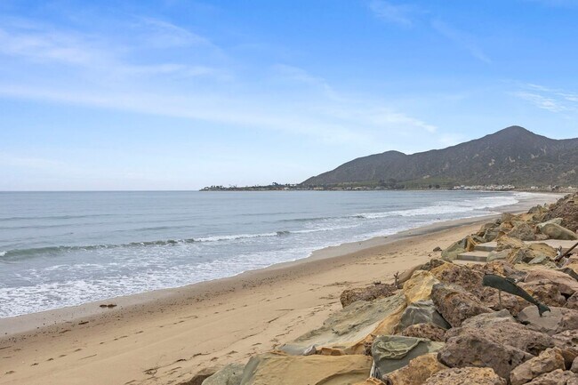 Building Photo - 3086 Solimar Beach Dr