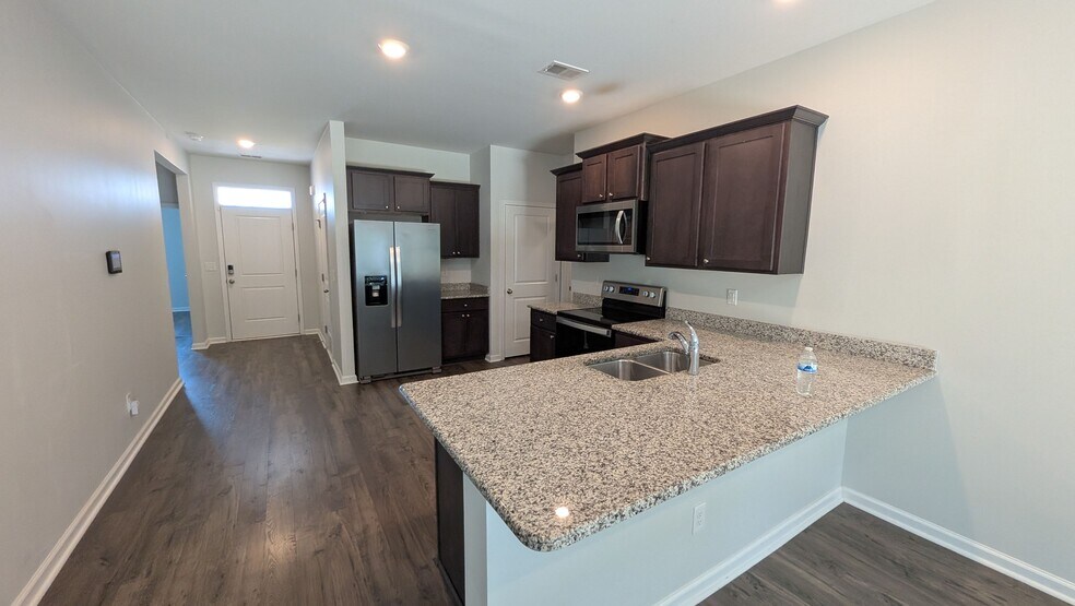 Building Photo - 280 Forestbrook Cove Cir