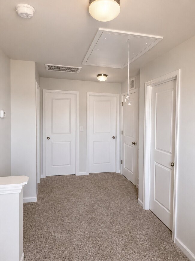 Building Photo - 144 Hornet Dr