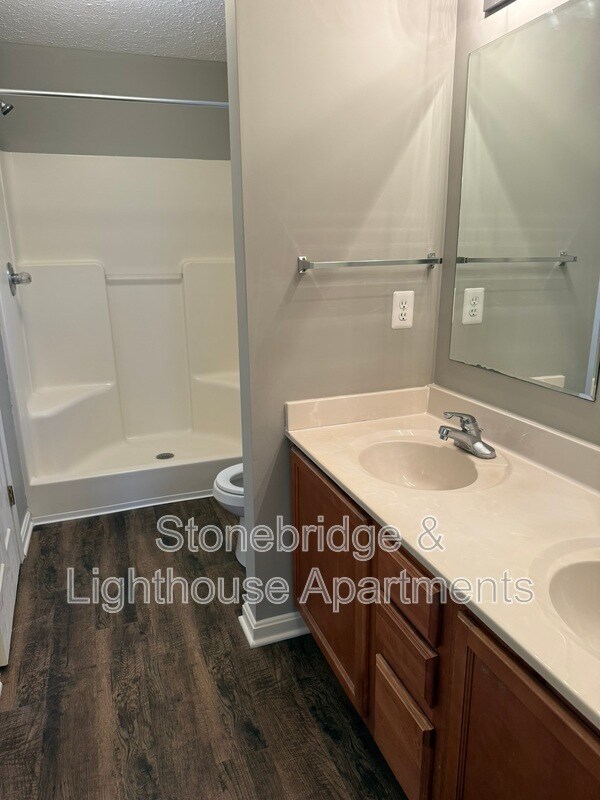 Building Photo - 2804 Coyote Ct