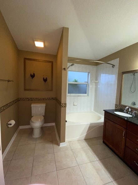 Building Photo - 22815 Richardson Ln
