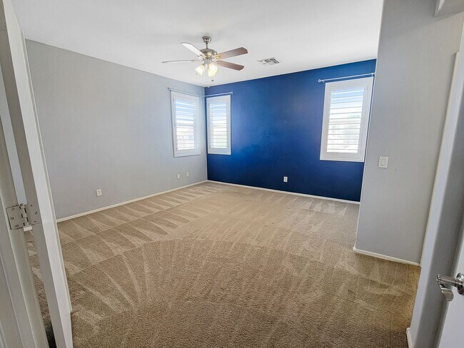 Building Photo - Lots of sq ft for the money in Goodyear!
