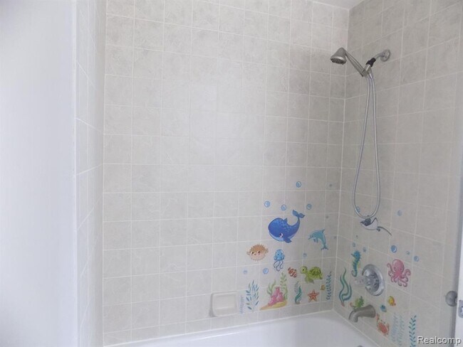 Building Photo - 16327 Chatham Dr