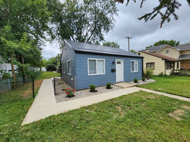 Building Photo - 424 Nussbaum Ave