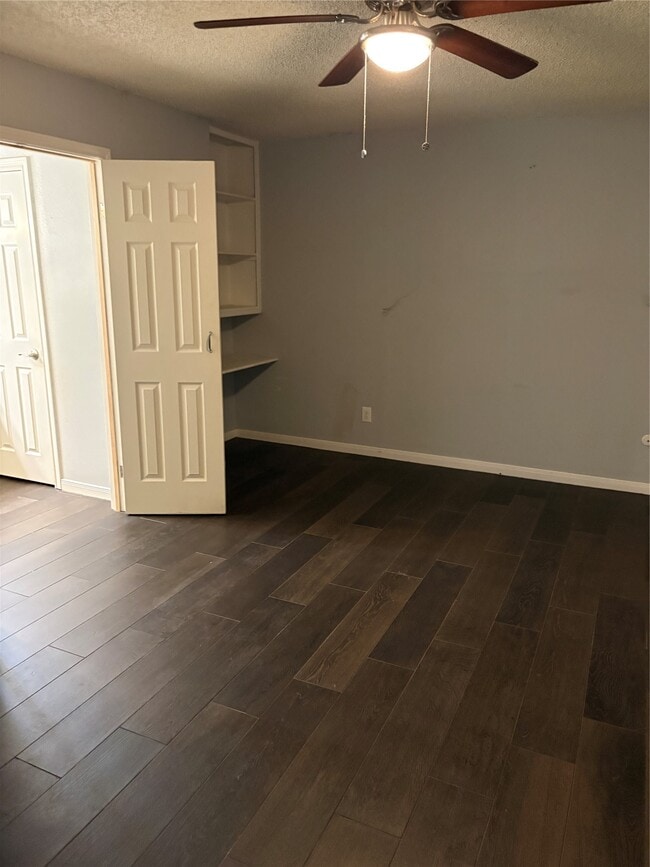 Building Photo - 31 Hideaway Dr