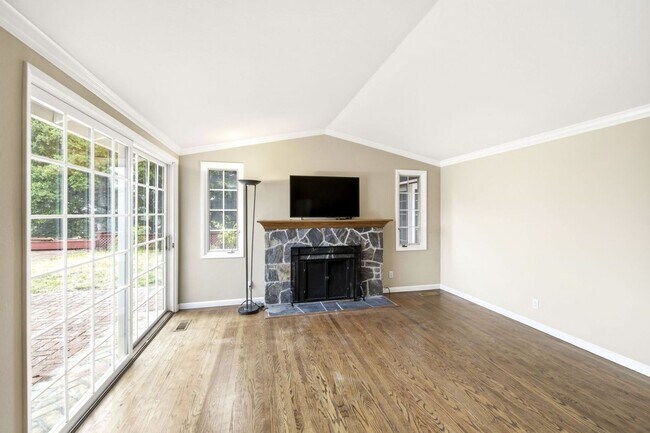 Building Photo - 2973 Arguello Dr