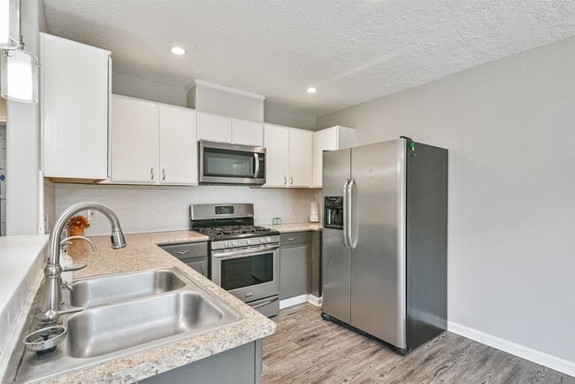 Building Photo - 5703 Alpine Heights Dr