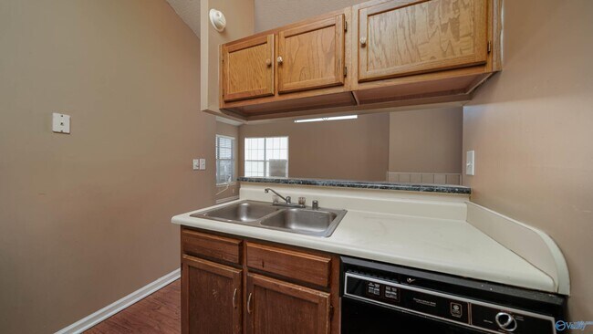 Building Photo - 124 Waters Edge Ln