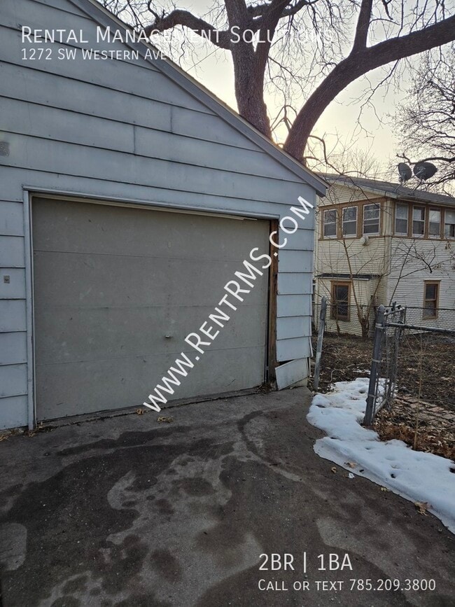 Building Photo - 1272 SW Western Ave