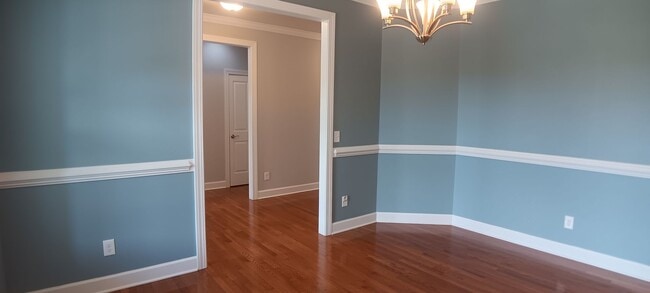 Building Photo - Heron's Landing 4 BD/ 3BTH Available May 14th