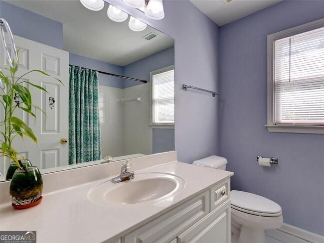 Building Photo - 3119 Swallow Dr NE
