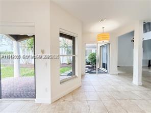 Building Photo - 1621 Diplomat Dr