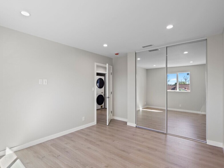 Building Photo - 7318 Leescott Ave