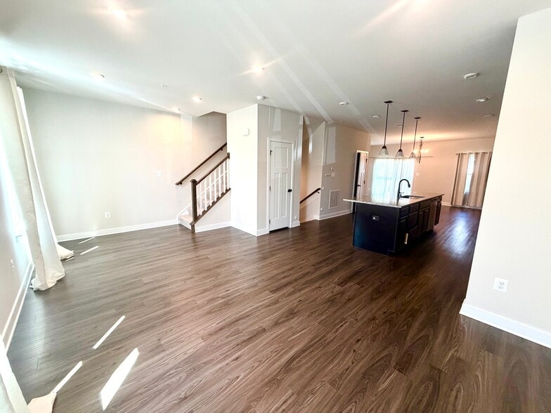 Building Photo - 6029 Goshawk St