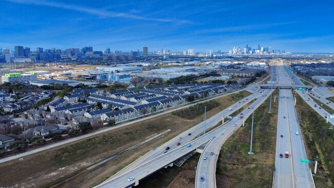 Building Photo - 2874 Holly Hall St