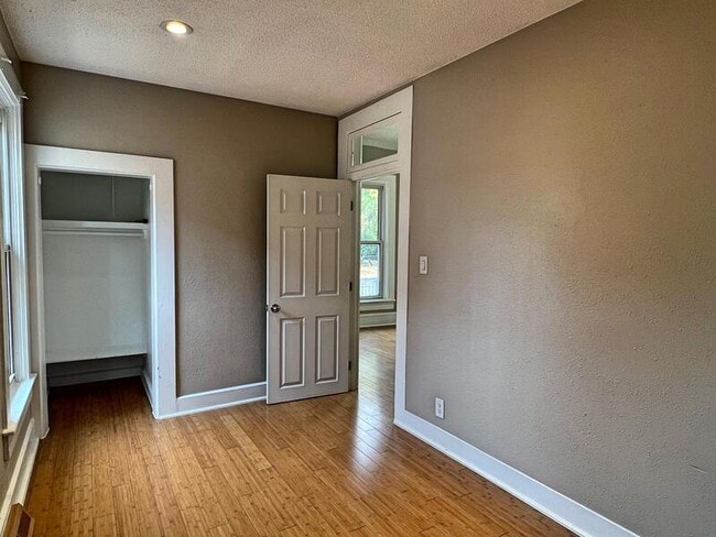 Building Photo - 1071 Lipan St
